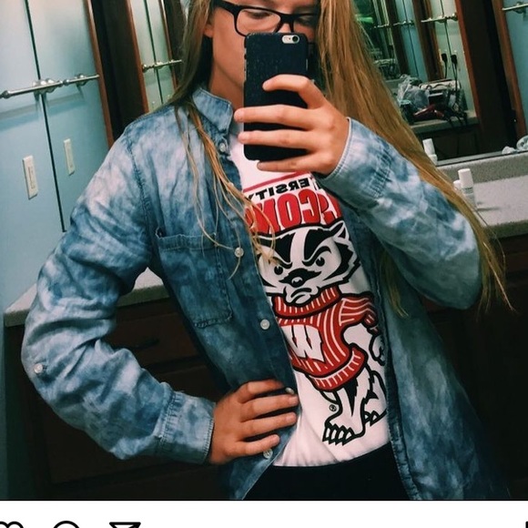 Button up shirt - Picture 2 of 6